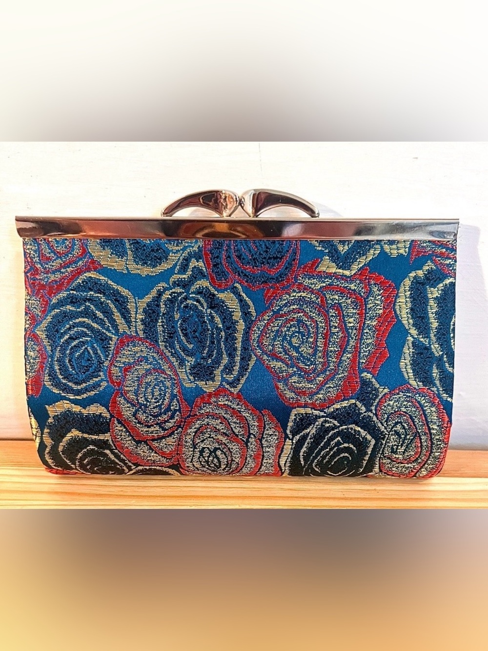 VTG Inspired Satin Floral Hard Case Clutch Purse Kiss-Lock 7.5” x 4” NWOT